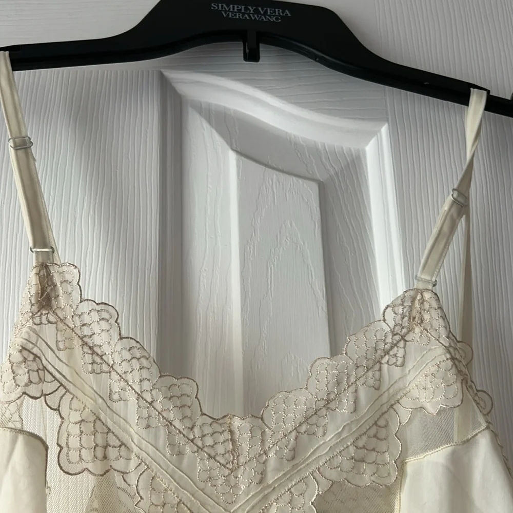 VINTAGE Elegant Cream Lace Trim Nightgown-slip dress - Picture 4 of 8